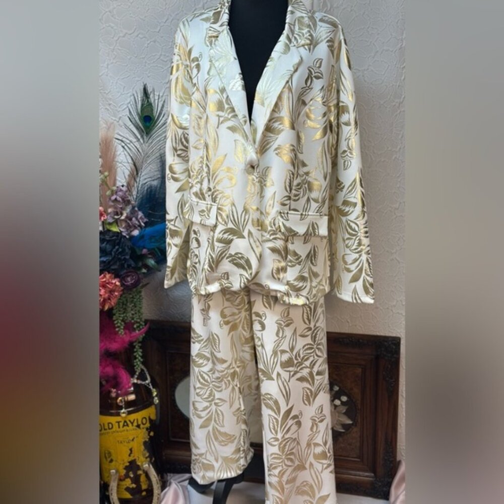 Ashley Stewart- Gold & Cream Leaf Pattern 2 Pc. Suit (16) ‼️NWT‼️